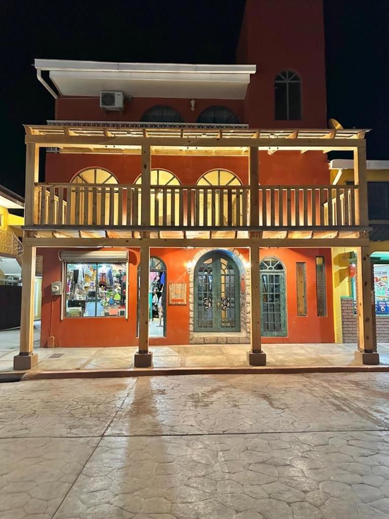 קריל Hotel Towi מראה חיצוני תמונה